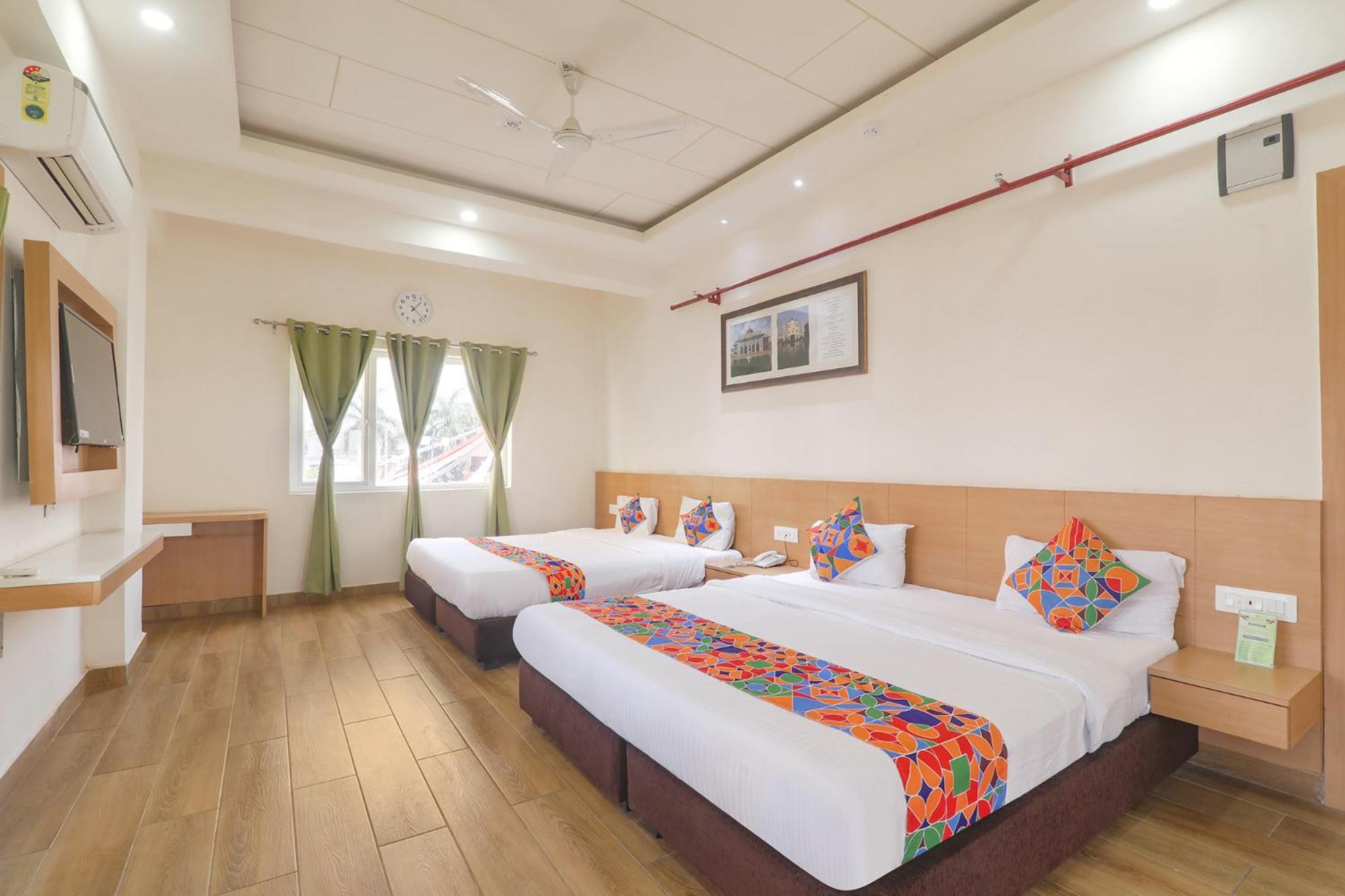Fabhotel Raghubar Kripa Lucknow Esterno foto